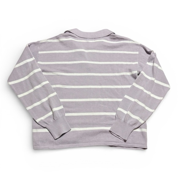 Eddie Bauer Women's Lavender and White V-Neck Sweater - Picture 2 of 4